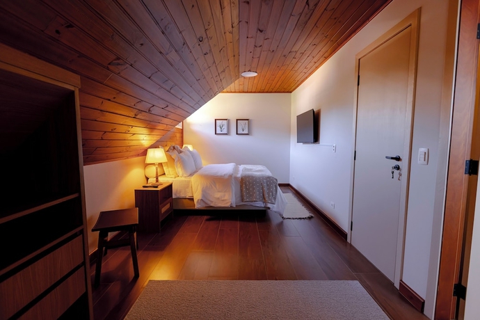 Imagen de la habitación del Hotel Zur Su&iacute;tes. Foto 16