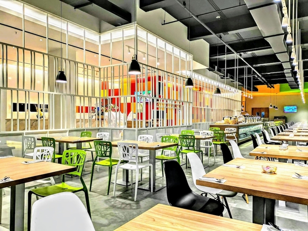 Imagen del bar/restaurante del Hotel Zuri Express Banjarmasin - Chse Certified. Foto 4