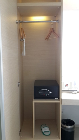 Imagen de la habitación del Hotel Zuri Express Mangga Dua. Foto 4