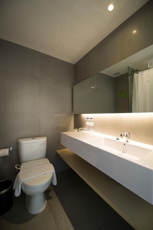 Imagen de la habitación del Hotel Zuri Express Mangga Dua. Foto 7