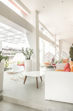 Imagen de los interiores del Hotel Zuri Express Mangga Dua. Foto 12