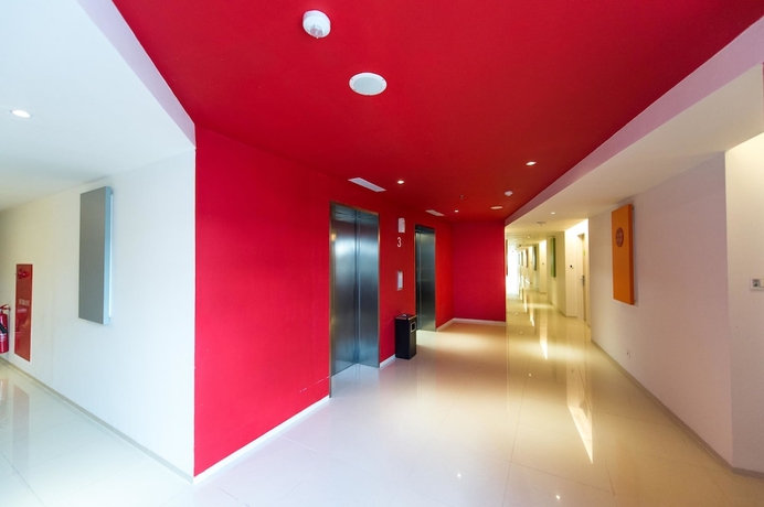 Imagen de los interiores del Hotel Zuri Express Mangga Dua. Foto 13