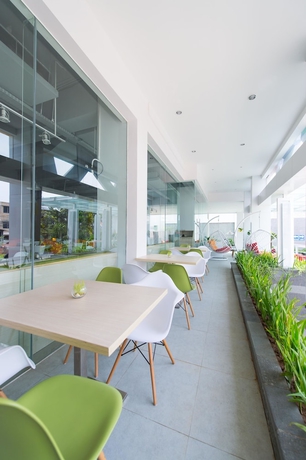 Imagen de los interiores del Hotel Zuri Express Mangga Dua. Foto 14