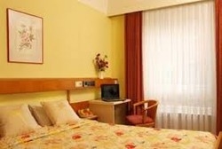 Imagen de la habitación del Hotel Zurich. Foto 3