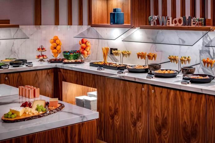 Imagen del bar/restaurante del Hotel Zurich Marriott. Foto 3