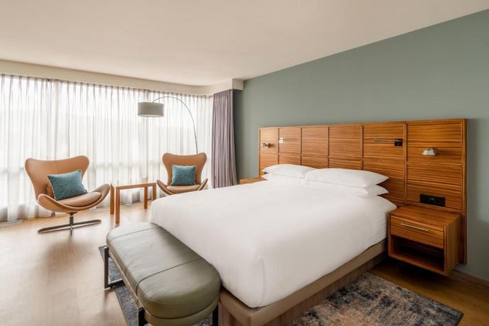 Imagen de la habitación del Hotel Zurich Marriott. Foto 14
