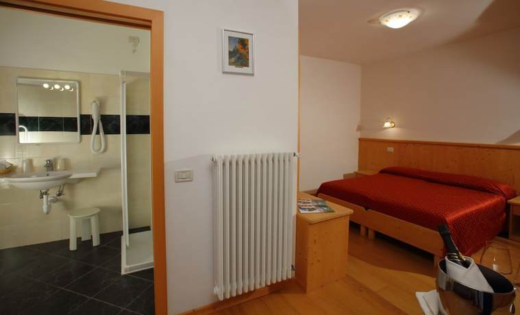 Imagen de la habitación del Hotel Zurigo, Molveno. Foto 7