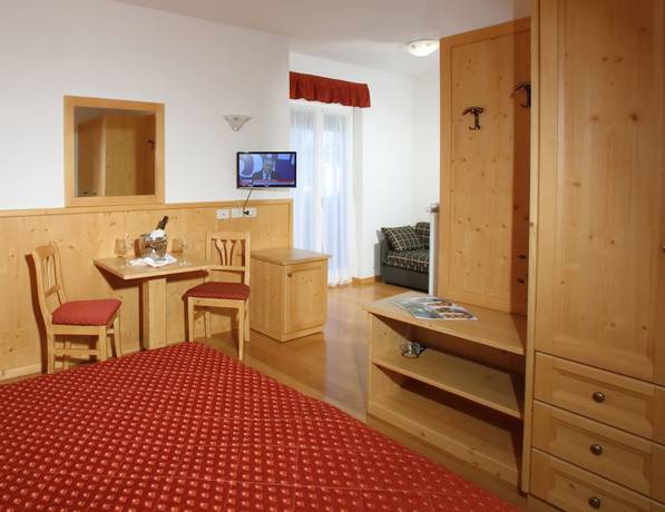 Imagen de la habitación del Hotel Zurigo, Molveno. Foto 10