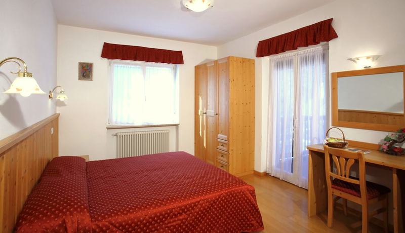 Imagen de la habitación del Hotel Zurigo, Molveno. Foto 12