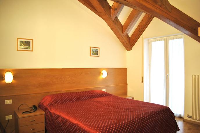 Imagen de la habitación del Hotel Zurigo, Molveno. Foto 15