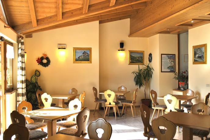 Imagen del bar/restaurante del Hotel Zurigo, Molveno. Foto 3