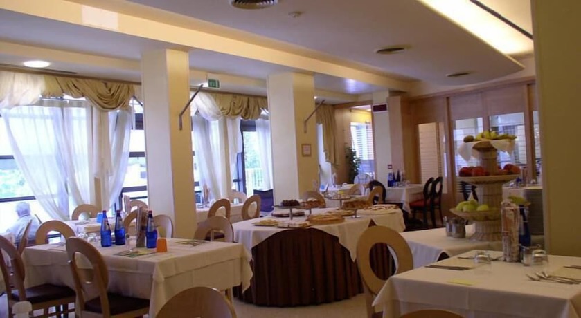 Imagen del bar/restaurante del Hotel Zurigo, Varazze. Foto 3