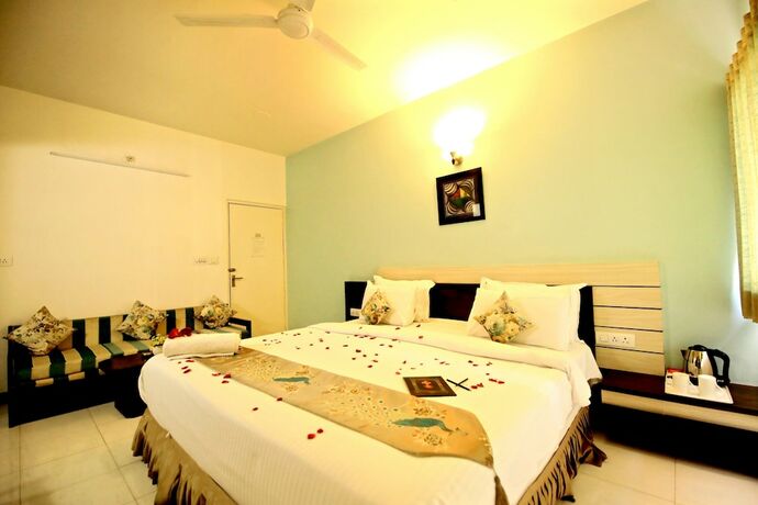 Imagen general del Hotel Zuzu Ashish Palace. Foto 1