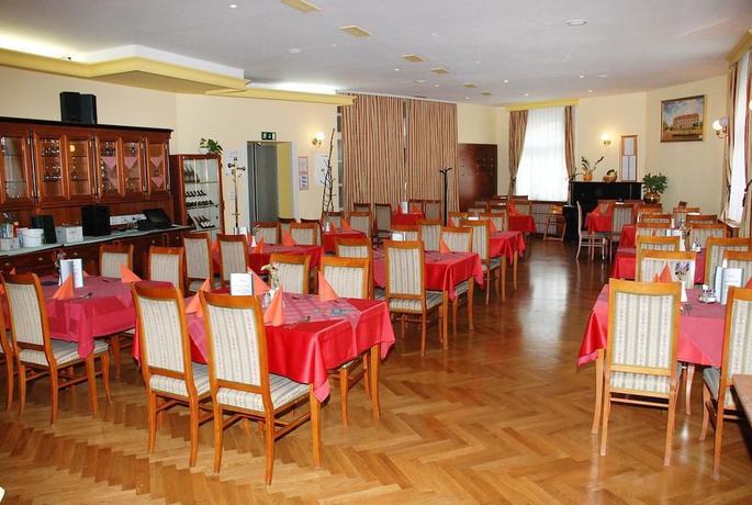 Imagen del bar/restaurante del Hotel Zvezda, Murska Sobota. Foto 9