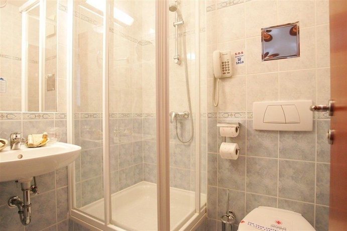 Imagen de la habitación del Hotel Zvonimir Sunny. Foto 2