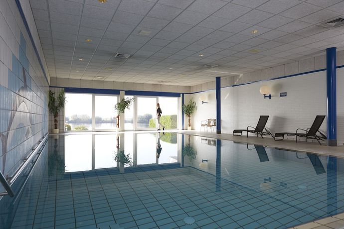 Imagen de la piscina del Hotel Zwartewater. Foto 20