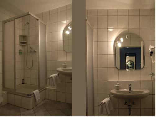 Imagen de la habitación del Hotel Zwei&vierzig. Foto 3