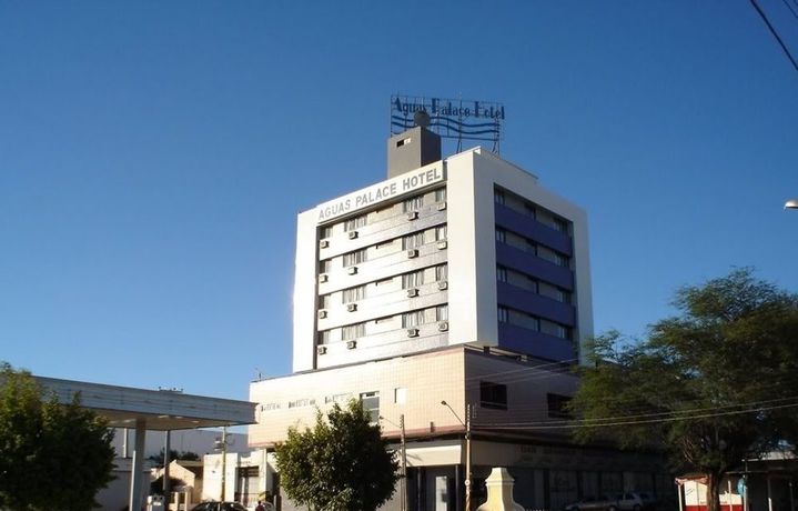 Imagen de los exteriores del Hotel &aacute;guas Palace. Foto 10