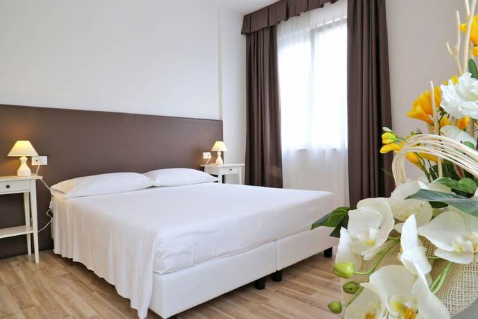 Imagen de la habitación del Hotel al Sole Bardolino. Foto 2