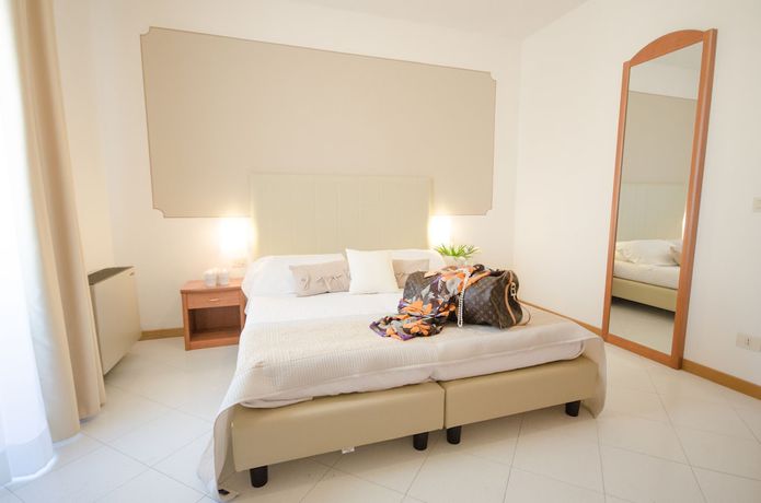 Imagen de la habitación del Hotel al Sole Bardolino. Foto 5