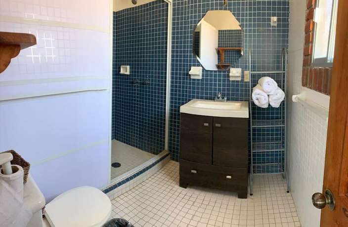 Imagen de la habitación del Hotel alcatraz. Foto 14