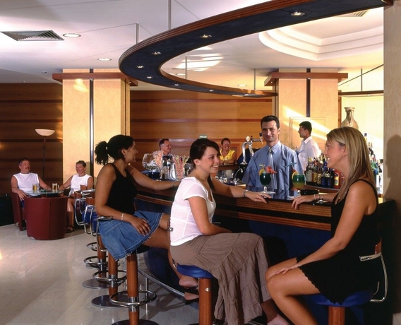 Imagen del bar/restaurante del Hotel allsun Calypso Beach. Foto 1