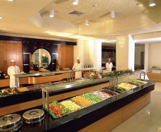 Imagen del bar/restaurante del Hotel allsun Calypso Beach. Foto 2