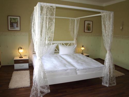 Imagen de la habitación del Hotel am Sch&uuml;tzenberg. Foto 6