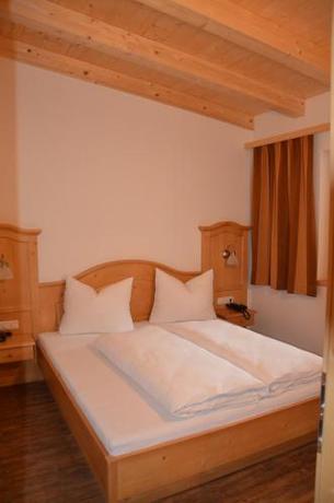 Imagen de la habitación del Hotel & Alpengasthof Pinzgerhof. Foto 9