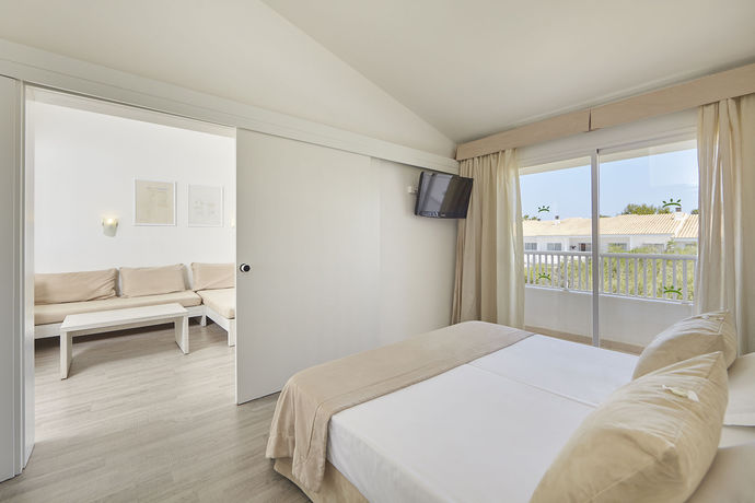 Imagen de la habitación del Hotel & Apartamentos Prinsotel la Caleta. Foto 11