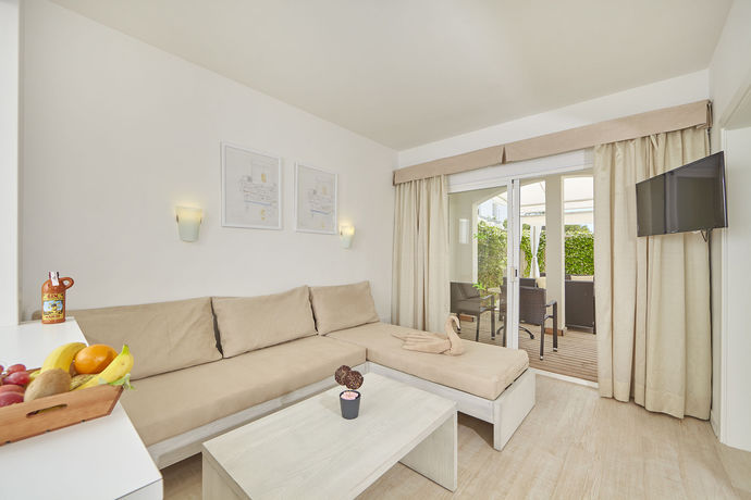 Imagen de la habitación del Hotel & Apartamentos Prinsotel la Caleta. Foto 13