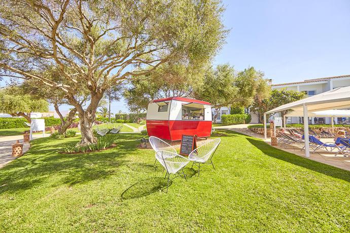 Imagen de los exteriores del Hotel & Apartamentos Prinsotel la Caleta. Foto 24