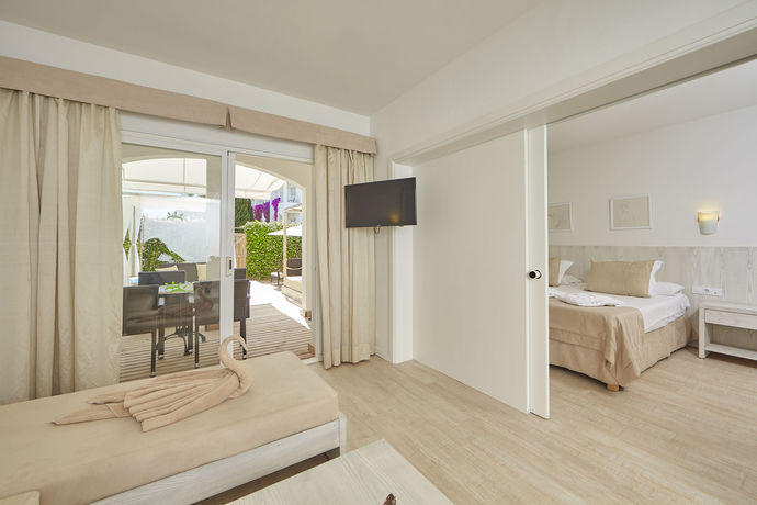 Imagen de la habitación del Hotel & Apartamentos Prinsotel la Caleta. Foto 14