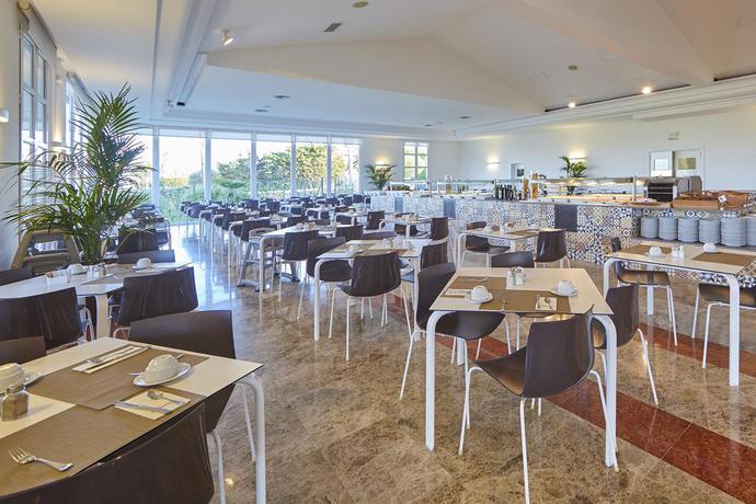 Imagen del bar/restaurante del Hotel & Apartamentos Prinsotel la Caleta. Foto 4