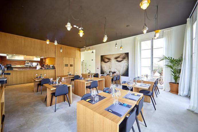 Imagen del bar/restaurante del Hotel & Apartamentos Prinsotel la Caleta. Foto 5