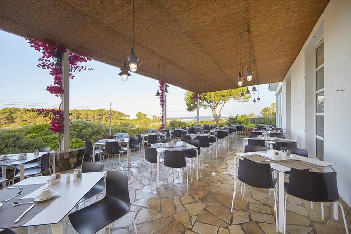 Imagen del bar/restaurante del Hotel & Apartamentos Prinsotel la Caleta. Foto 9