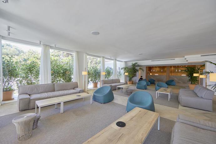 Imagen de los interiores del Hotel & Apartamentos Prinsotel la Caleta. Foto 42