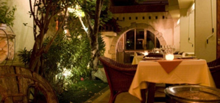 Imagen del bar/restaurante del Hotel & Apartaments Thalassa Sport & Wellness. Foto 1