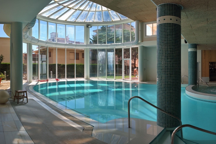 Imagen de la piscina del Hotel & Apartaments Thalassa Sport & Wellness. Foto 16