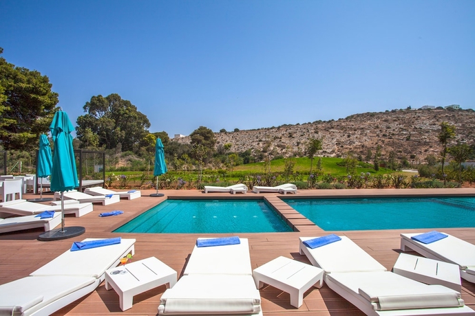 Imagen de la piscina del Hotel & Apartments Souani. Foto 17