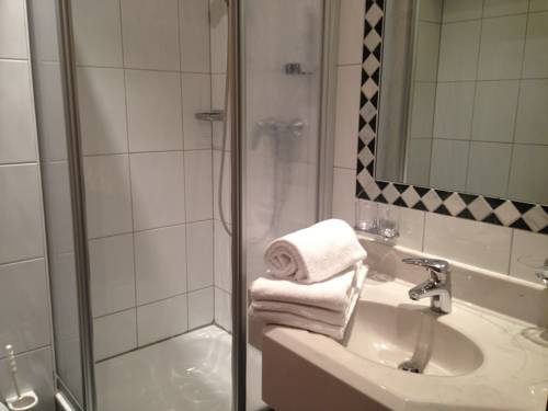 Imagen de la habitación del Hotel & Appartement Auerhahn. Foto 11