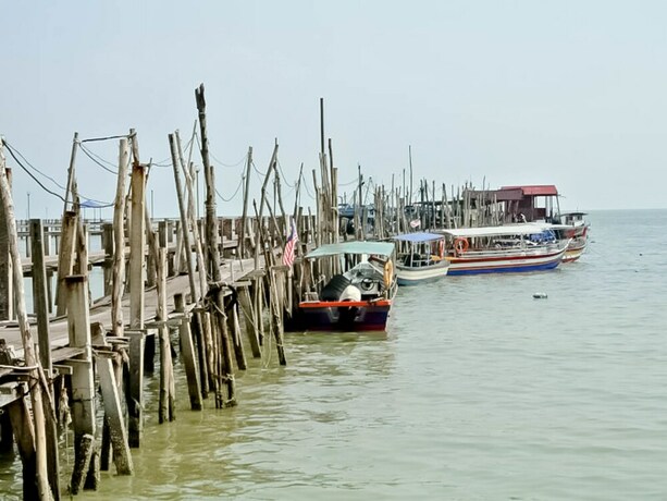 Imagen de los exteriores del Hotel & Chalet Sportfishing Pnk Teluk Bahang. Foto 26