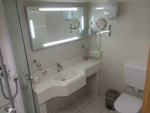 Imagen de la habitación del Hotel & Restaurant Bei Baki. Foto 9