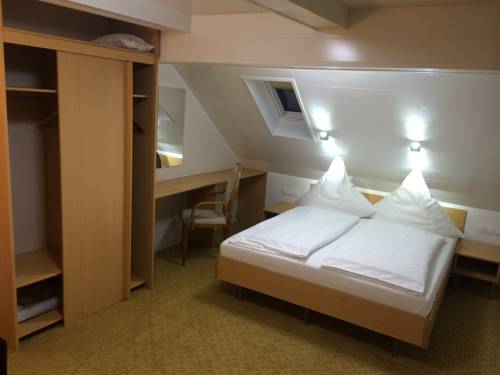 Imagen de la habitación del Hotel & Restaurant Bei Baki. Foto 12