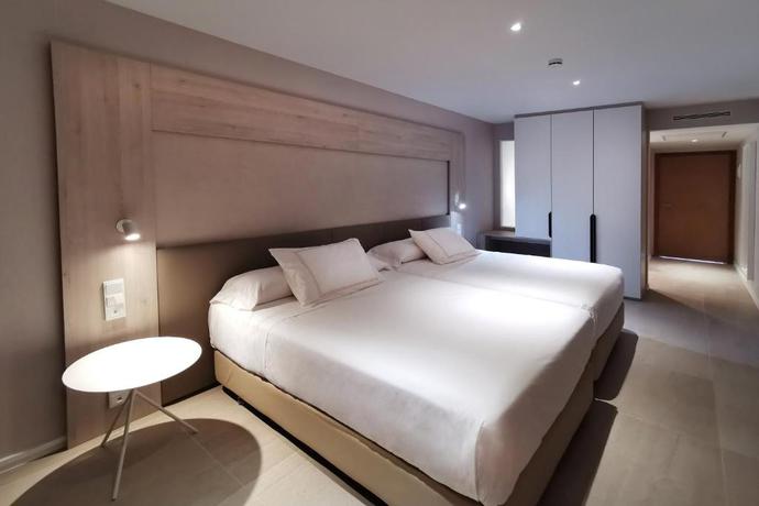 Imagen de la habitación del Hotel & Spa Castillo de Peñíscola. Foto 5