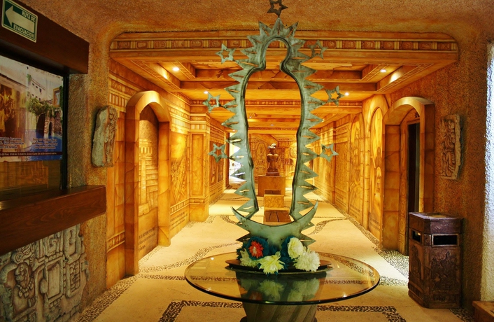 Imagen de los interiores del Hotel & Spa Xbalamque Cancún Centro. Foto 11