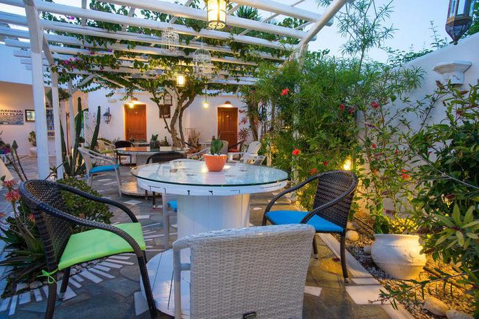 Imagen general del Hotel & Studios Cyclades. Foto 4