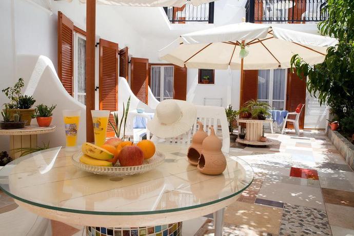 Imagen general del Hotel & Studios Cyclades. Foto 7