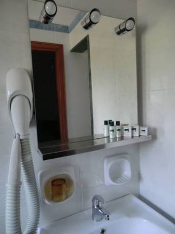 Imagen de la habitación del Hotel ananea Tropea Yachting Resort. Foto 4