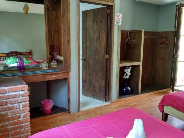 Imagen de la habitación del Hotel and Caba&ntilde;as amara Caf&eacute;. Foto 7